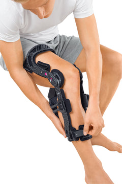 medi M.4s PCL Dynamic Knee Brace, Left, Physioglide Hinge, XS