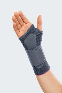 medi Manumed Active Wrist Support, Left, Silver