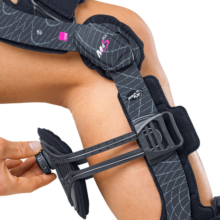 medi M.4s PCL Dynamic Knee Brace