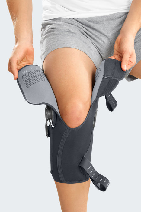 medi M2 Active OA Light Knee Brace, Right Varus / Left Valgus, XS